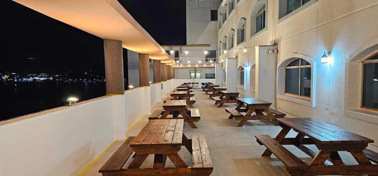Tongyeong Bay Condo Hotel Exterior foto