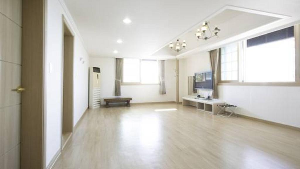 Tongyeong Bay Condo Hotel Exterior foto