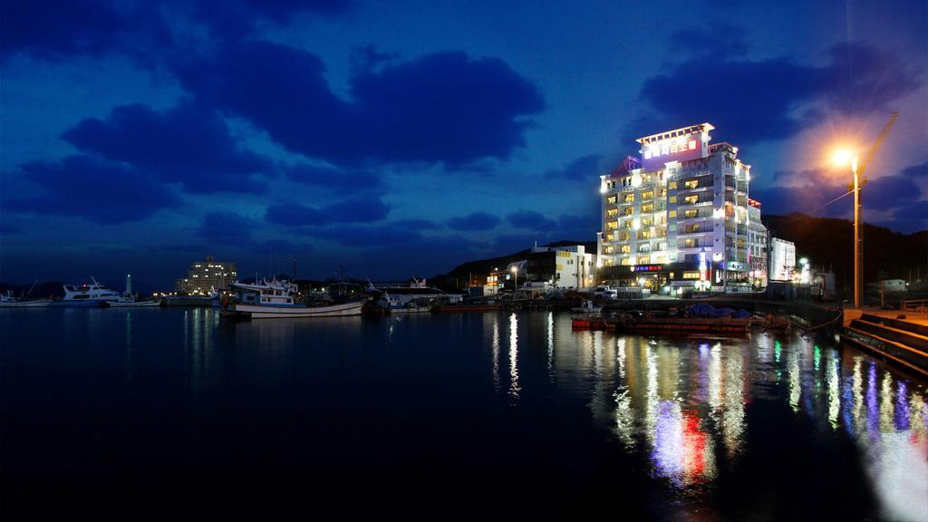 Tongyeong Bay Condo Hotel Exterior foto