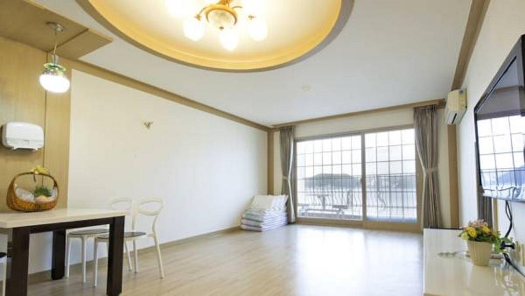 Tongyeong Bay Condo Hotel Exterior foto