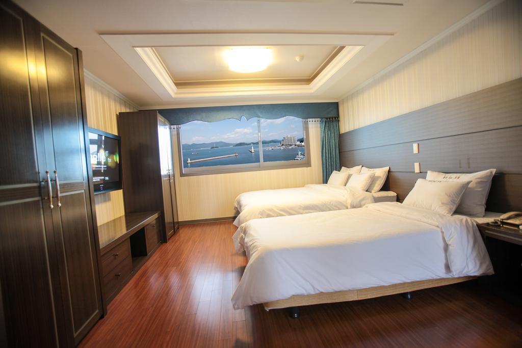 Tongyeong Bay Condo Hotel Exterior foto