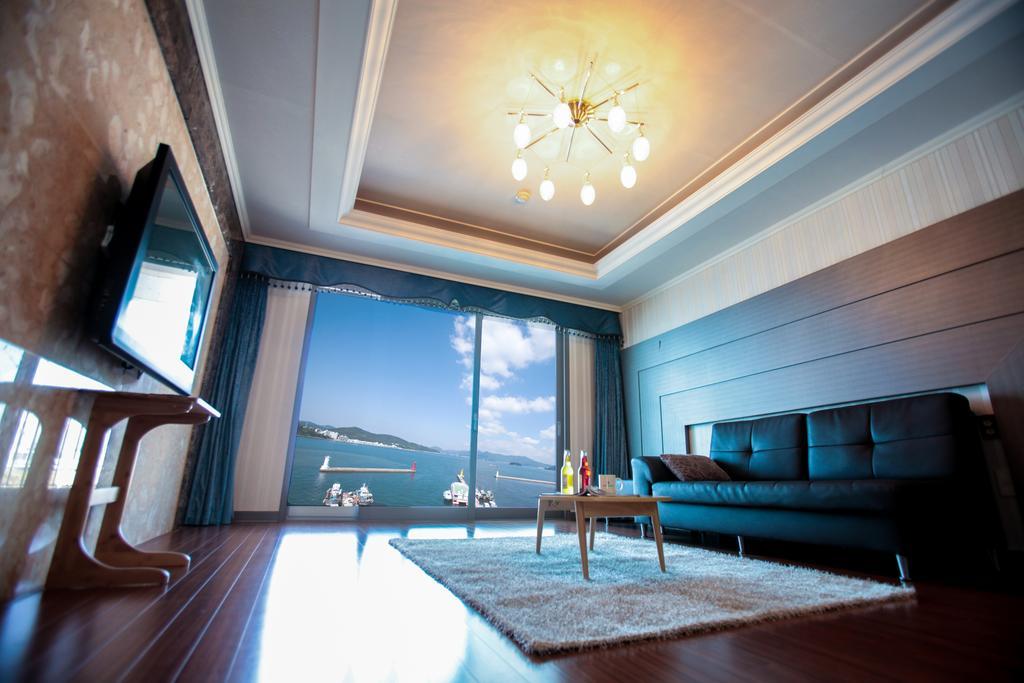 Tongyeong Bay Condo Hotel Exterior foto